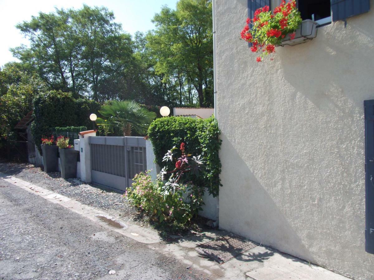 Les Mesanges Hotel La Greve-Sur-Mignon Exterior photo